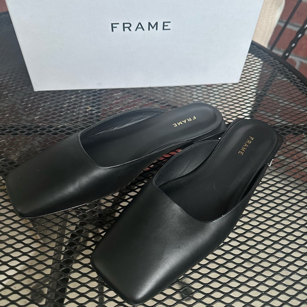 FRAME Le Town Black Leather Mules - Picture 2 of 7